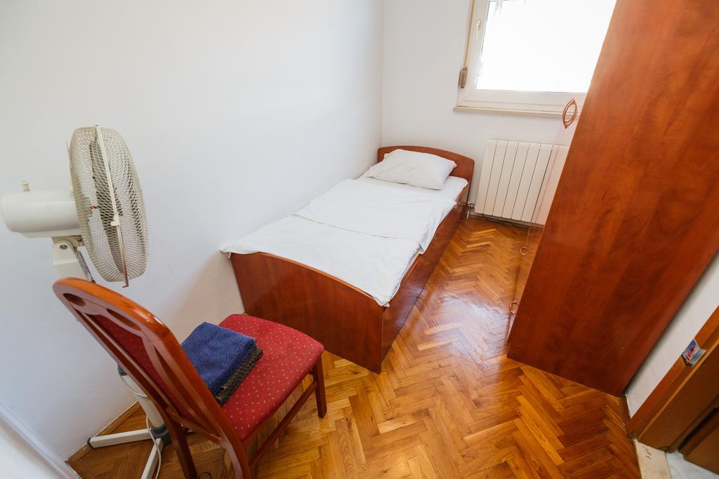 Guesthouse Varnica Kaštel Lukšić Quarto foto